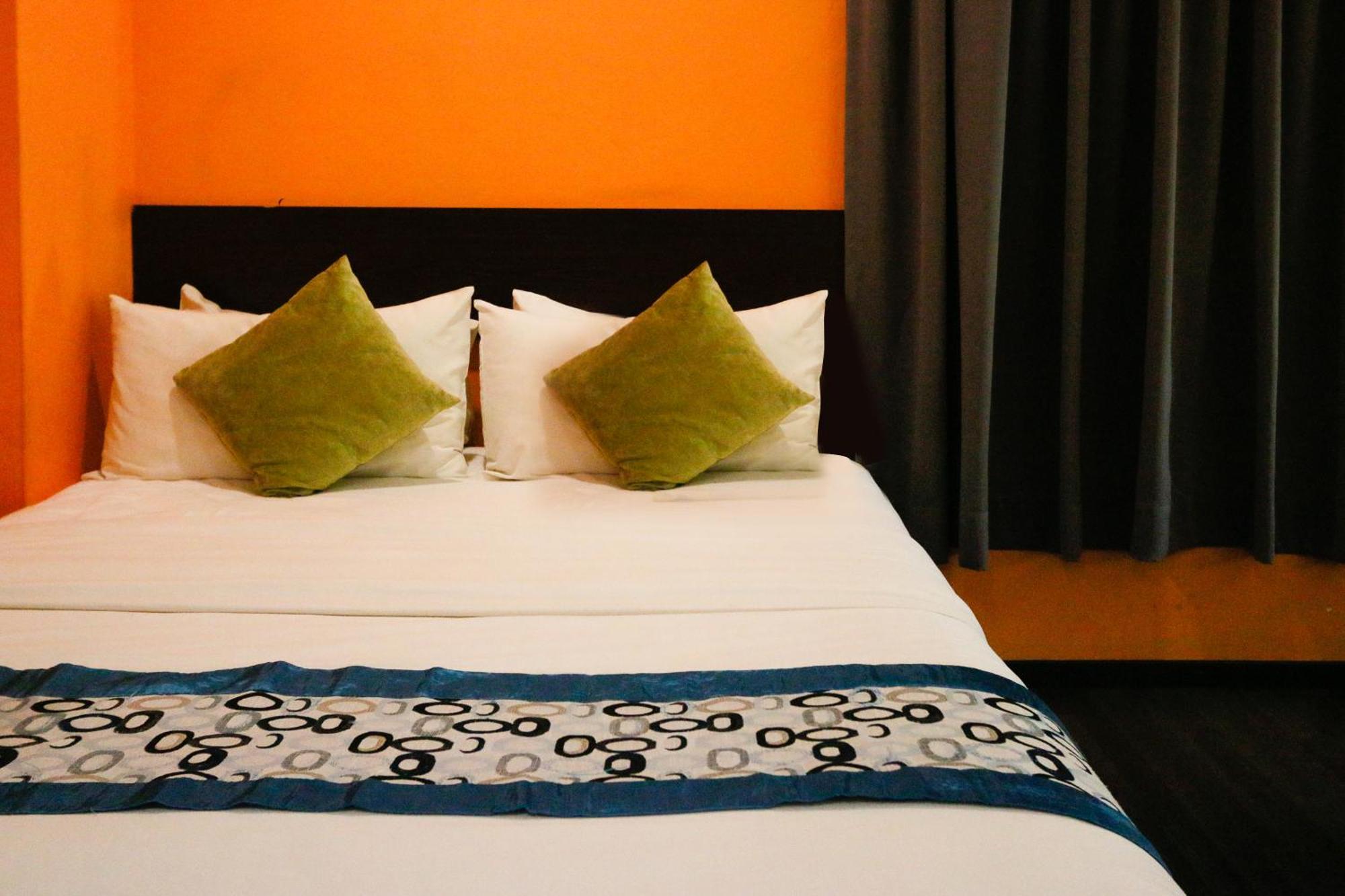 Golden Roof Hotel Ampang Ipoh Esterno foto