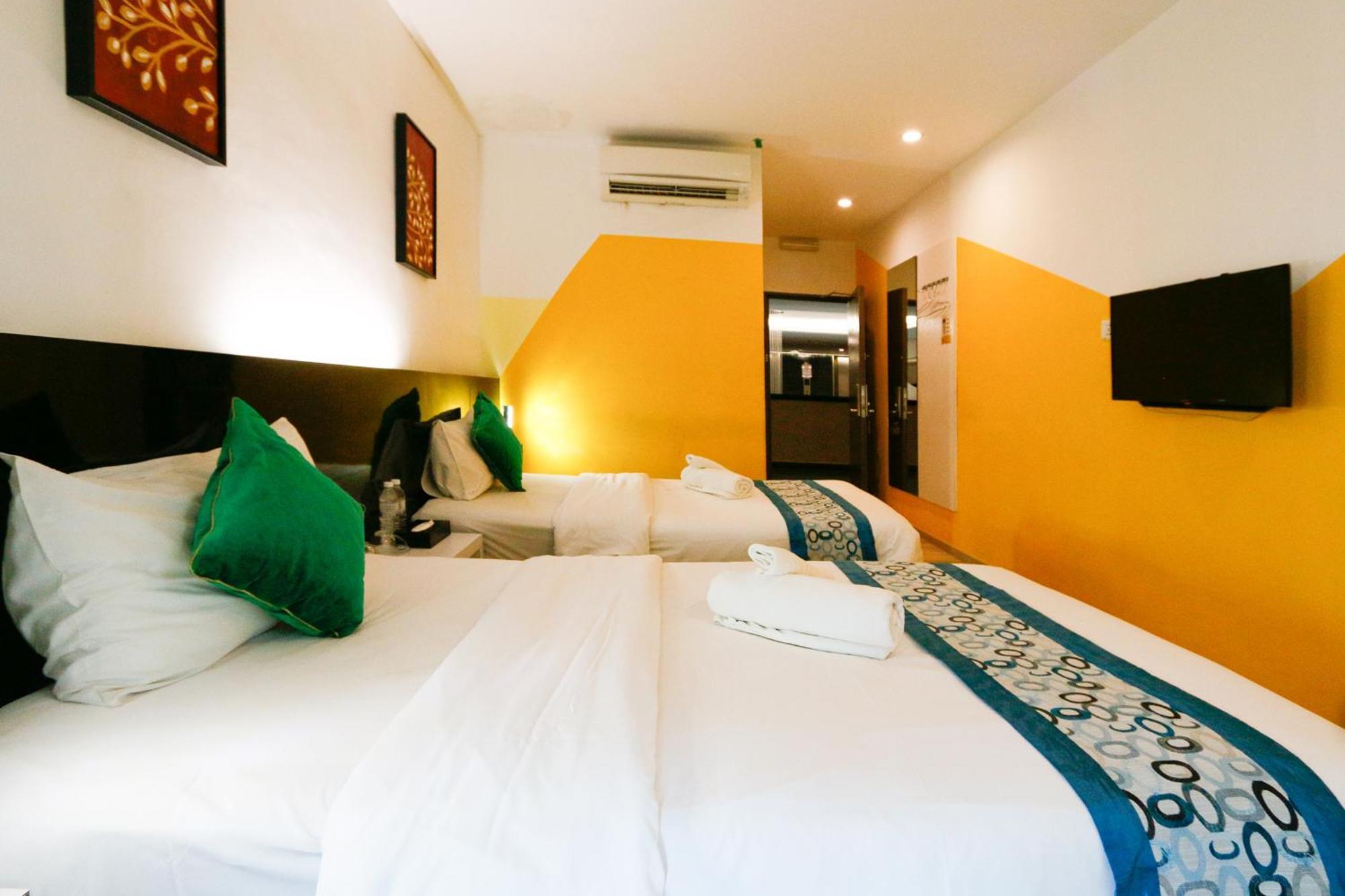 Golden Roof Hotel Ampang Ipoh Esterno foto