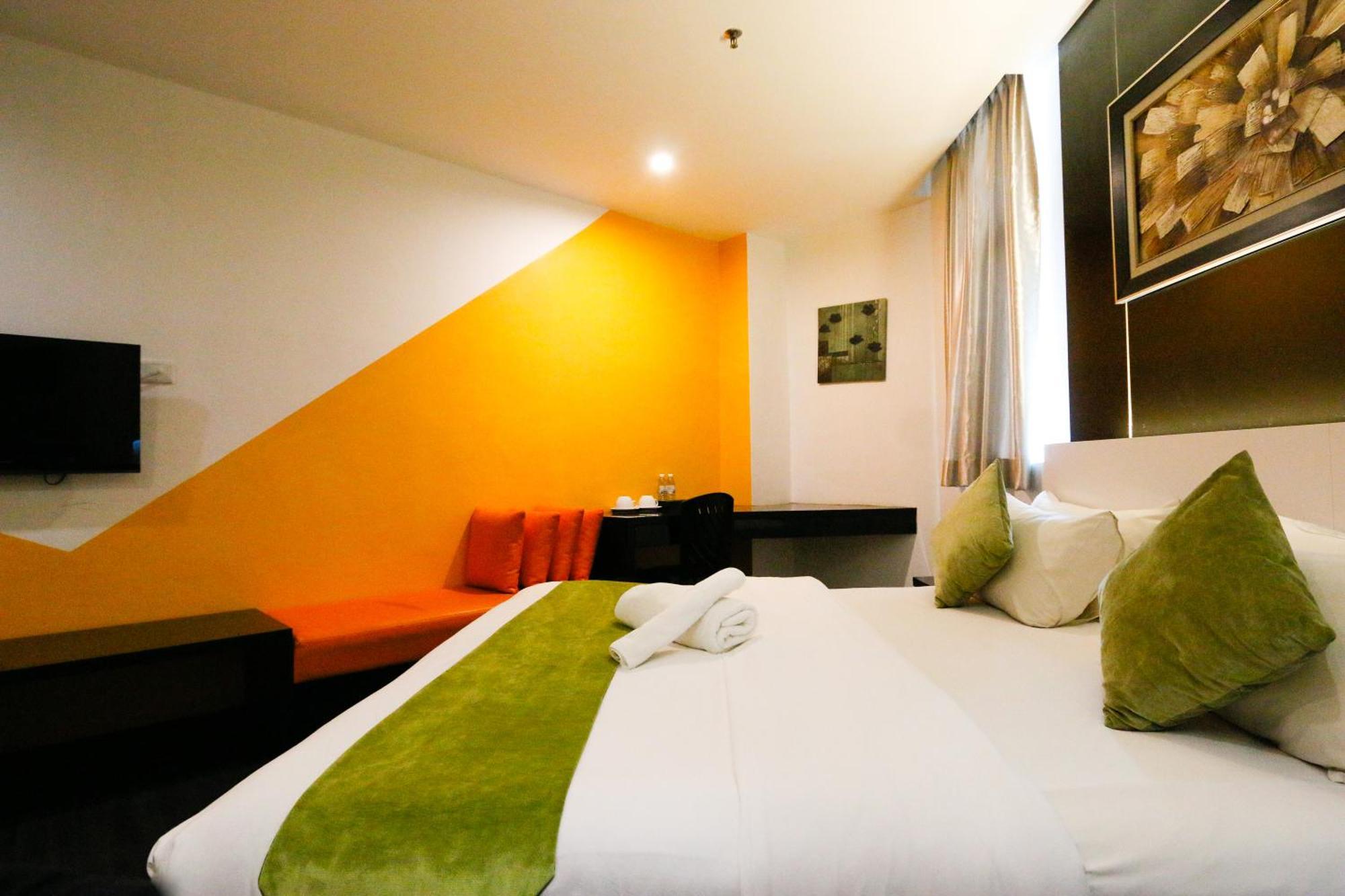 Golden Roof Hotel Ampang Ipoh Esterno foto